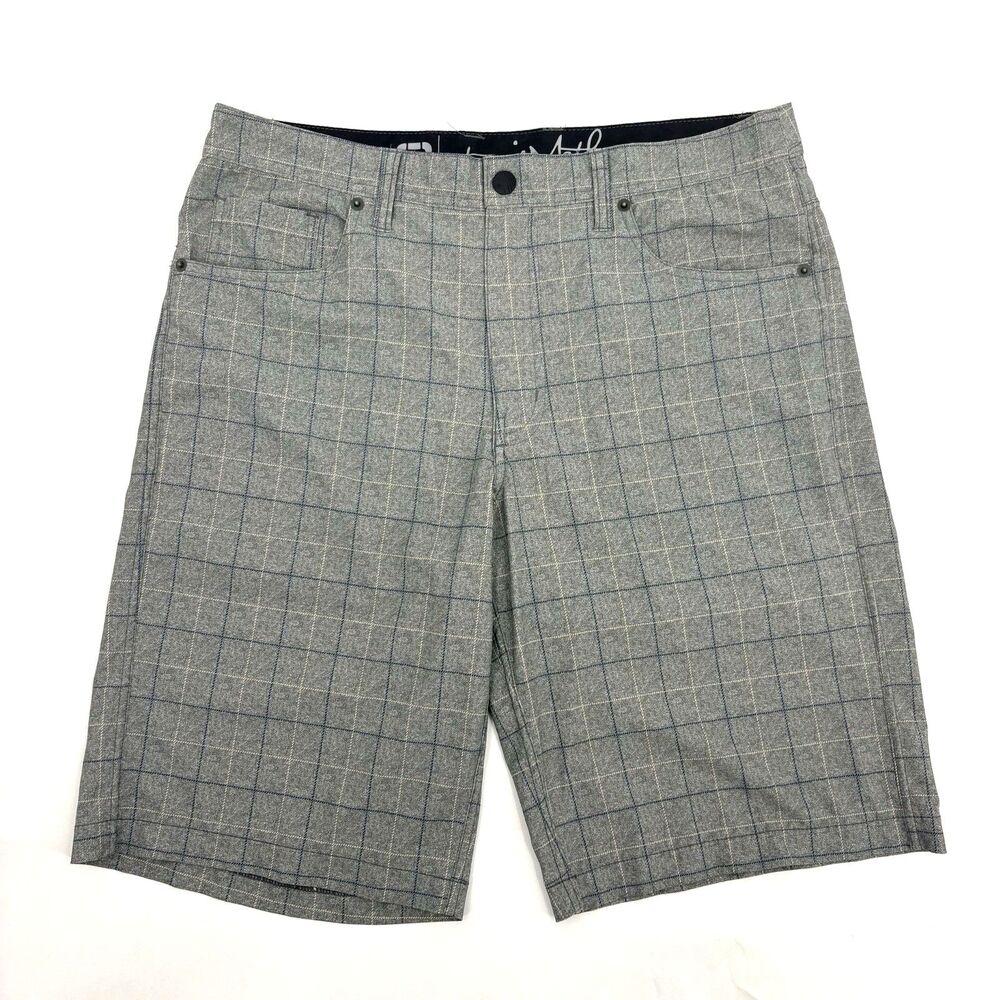 Travis Mathew Golf Shorts Men 32 Plaid Performance Preppy Summer Vacation Travel